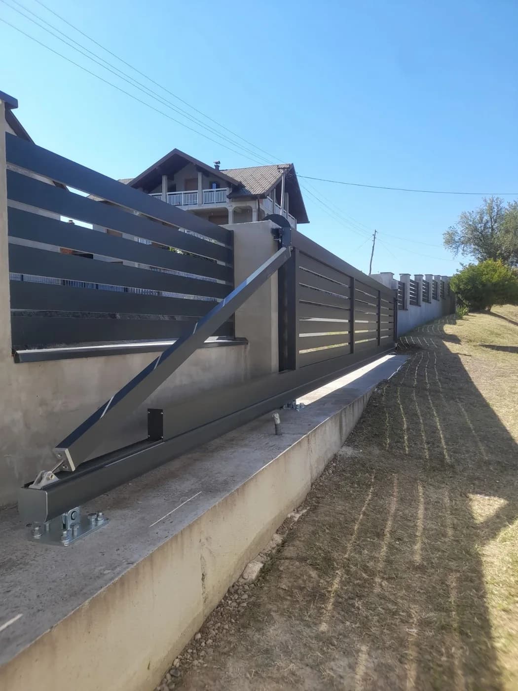 Unutrašnja strana samonoseće klizne kapije